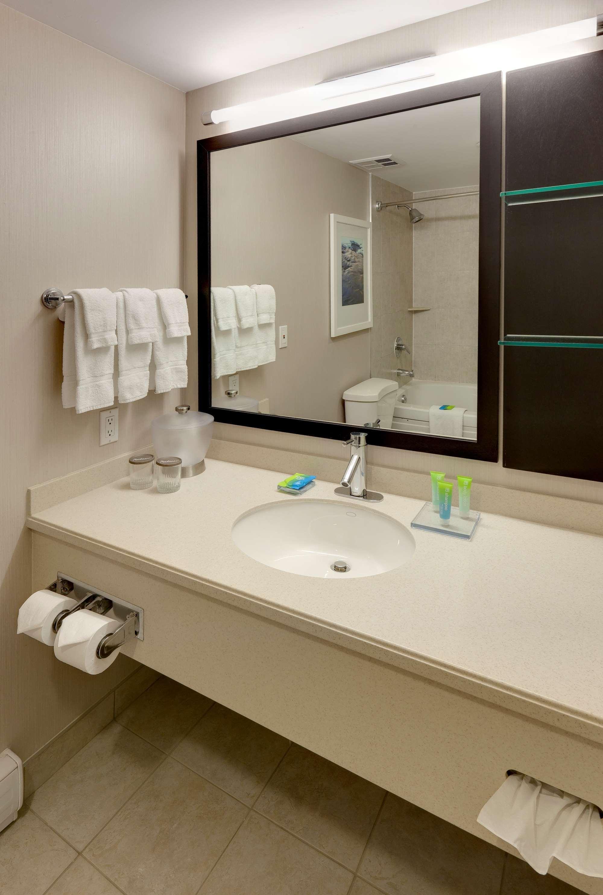 Niagara Fallsview Hotel & Suites Room photo