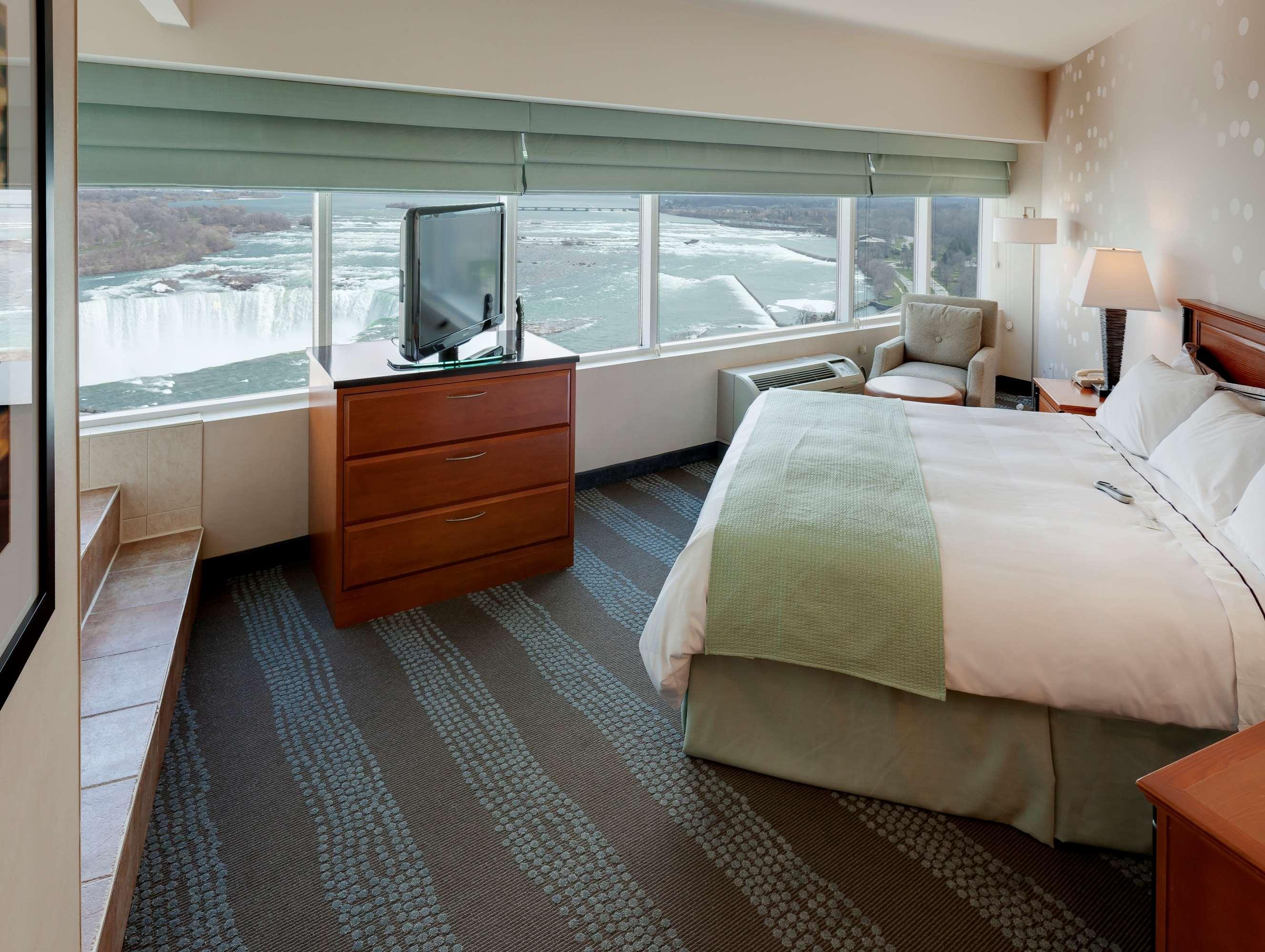 Niagara Fallsview Hotel & Suites Room photo